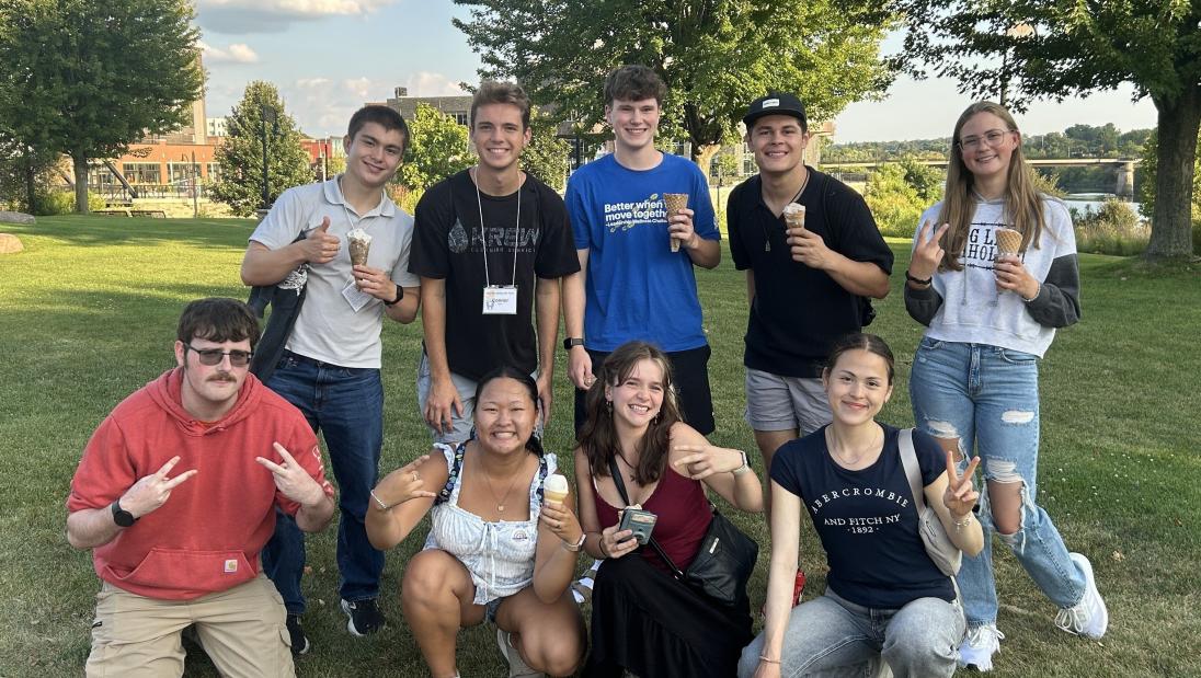 Students enjoy ice cream at Phoenix Park