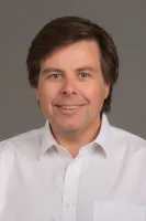Professional portrait of Thomas Kemp