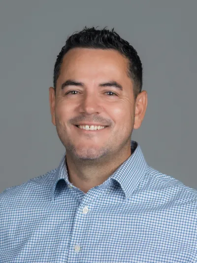 Headshot Professor Rojas