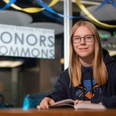 A picture of honor student in the Honors common study room