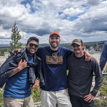 Dr. Robert Lodge and graduating seniors in geology