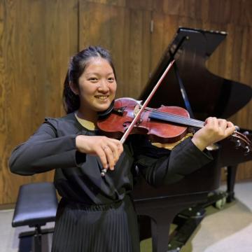 String Academy Violinist