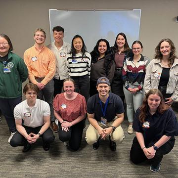 Students and mentors at summer lunch session