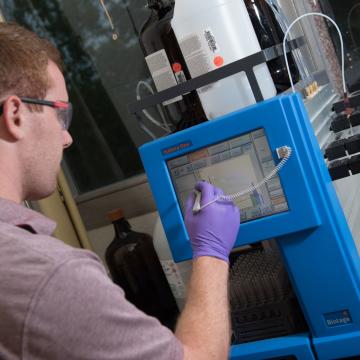 Agilent 1100 Analytical HPLC Liquid Chromatography Systems  Agilent 1100 Analytical HPLC Liquid Chromatography Systems