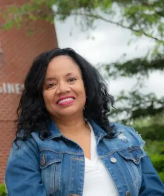 Dr. Leinta Davis