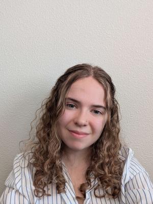 Headshot of Vivienne Lewis