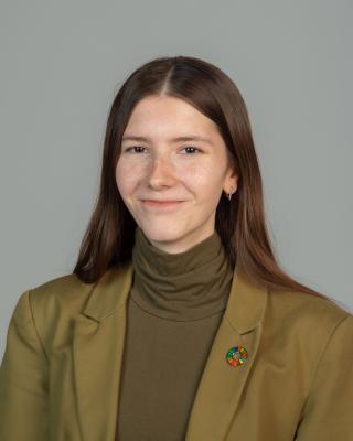 Iryna Levada headshot