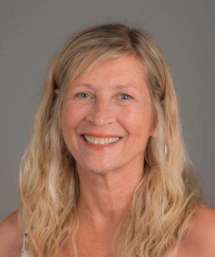 Headshot of DeeAnne Peterson-Meyer