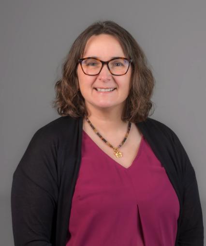 Middle Age Women with Brown Hair, Brown Eyes and Glasses