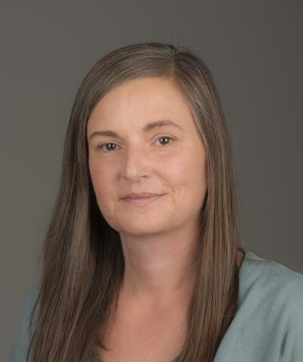 Professional portrait of Jennifer Tschernach