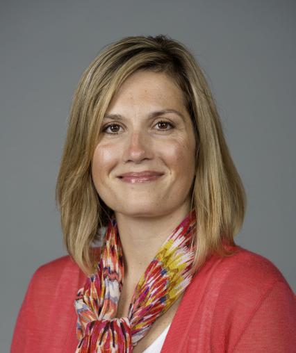 Professional portrait of Laura Rubenzer