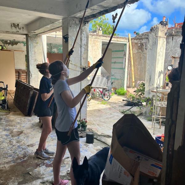 Blugolds working on service projects in Puerto Rico