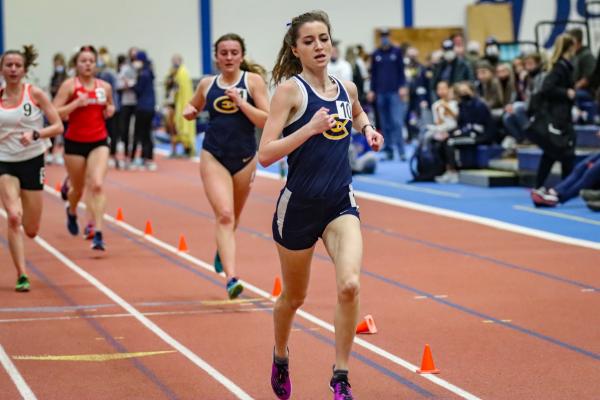 Women indoor track race