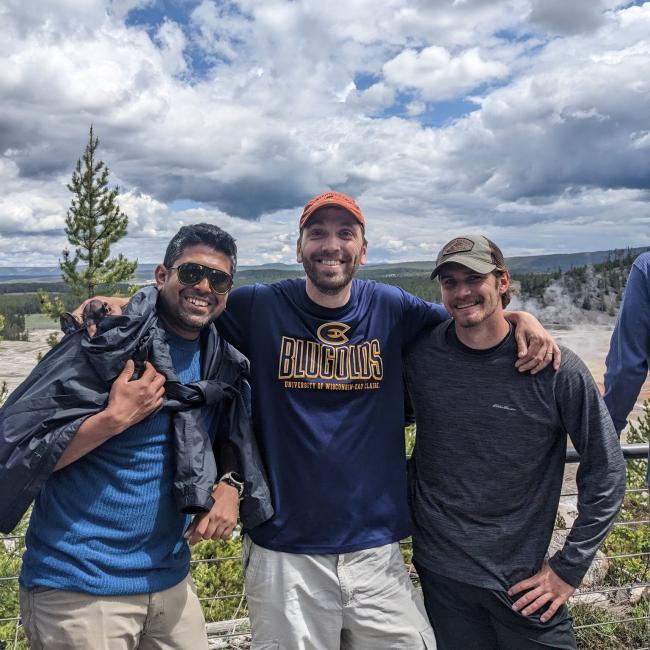Dr. Robert Lodge and graduating seniors in geology