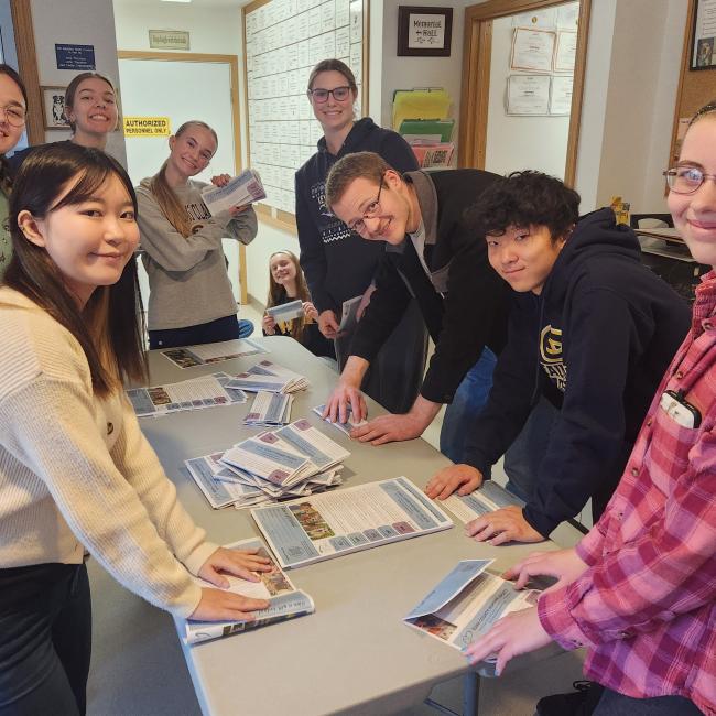 Honors students volunteer at the local humane society