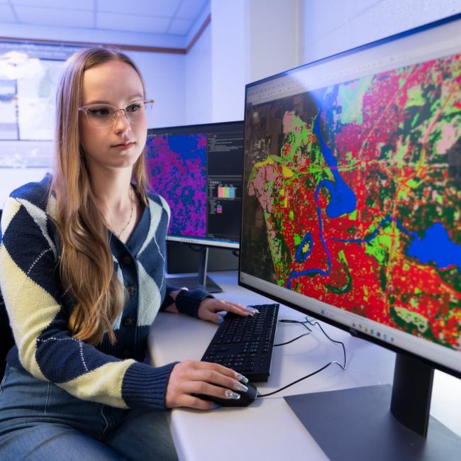 Grace McDonnell, geospatial analysis and technology and biology double major