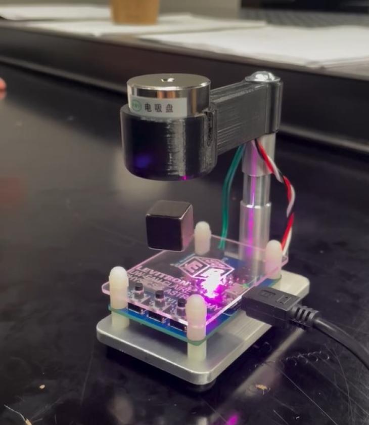 physics contraption, floating block