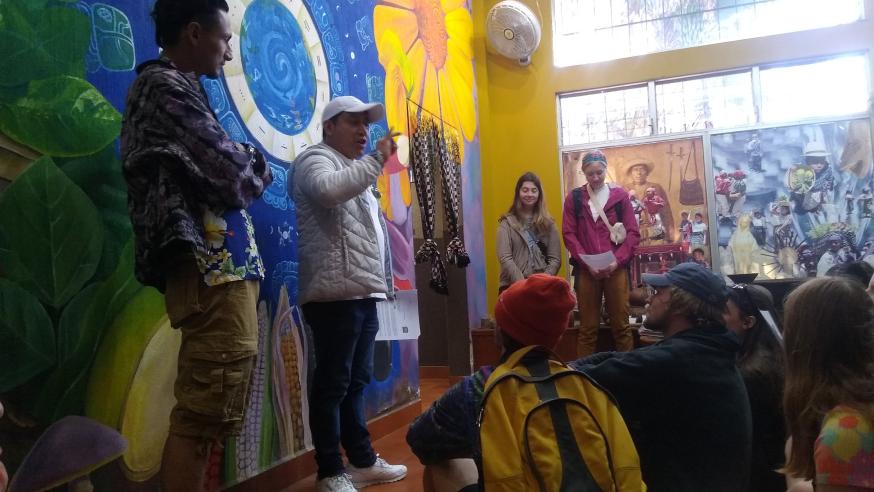 students on Guatemala immersion 