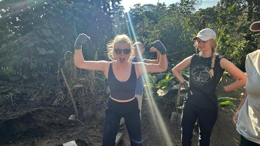 students in Guatemala on immersion