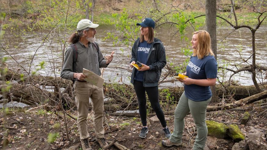 Doug Faulkner and research team on CHippewa River