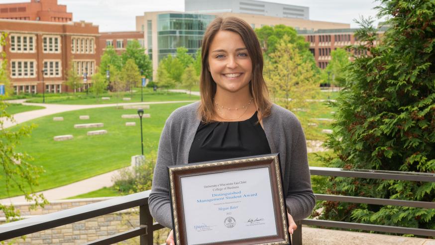 COB management honors student awardee