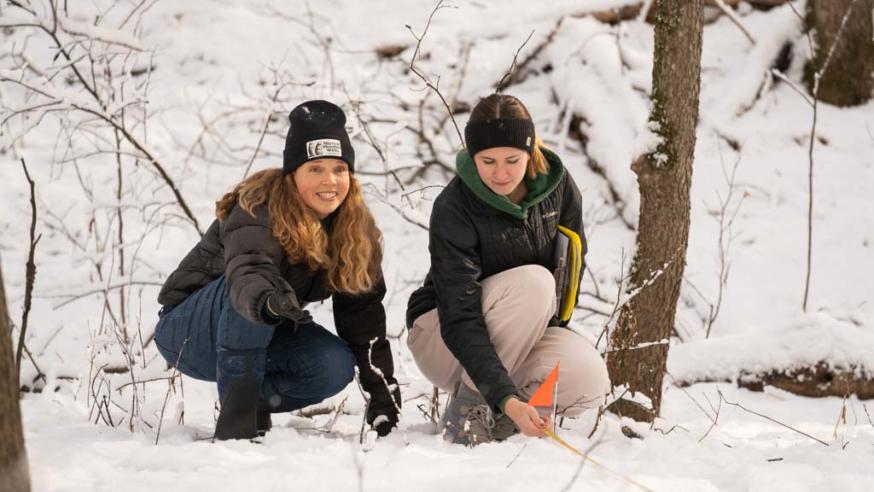 outdoor winter class biology Jennifer Smith faculty