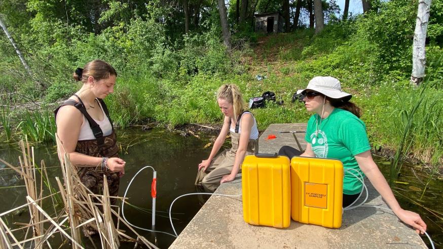 Sarah Vitale and students with UW River Falls research 