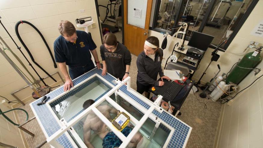 testing in water tank for KINS research
