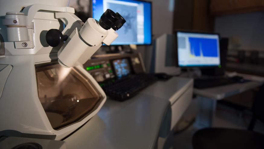 geology lab microscope