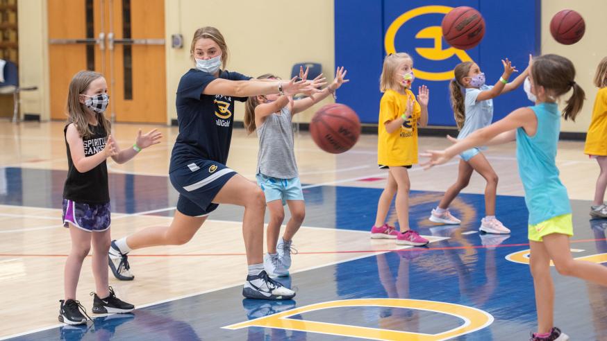 girls basketball camps student coaches