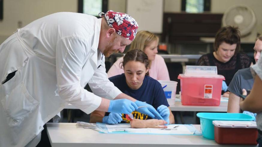 dissection class on pig feet for athletic training