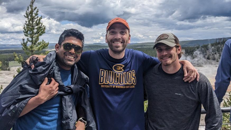 Dr. Robert Lodge and graduating seniors in geology