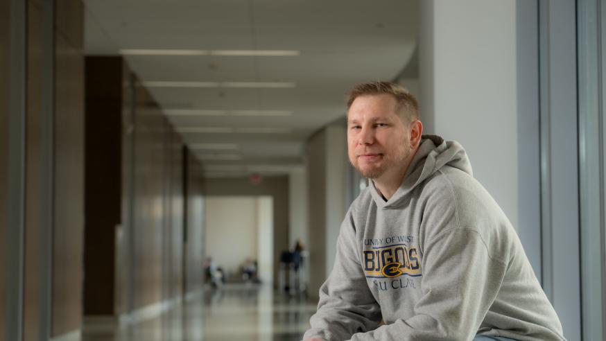 Blugold goes from high school dropout to college graduate 