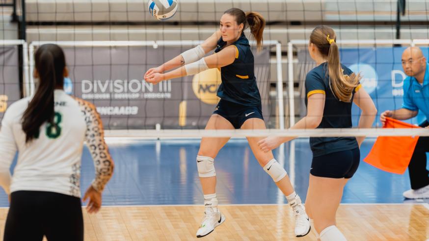 Bailey Leeke hitting volleyball 