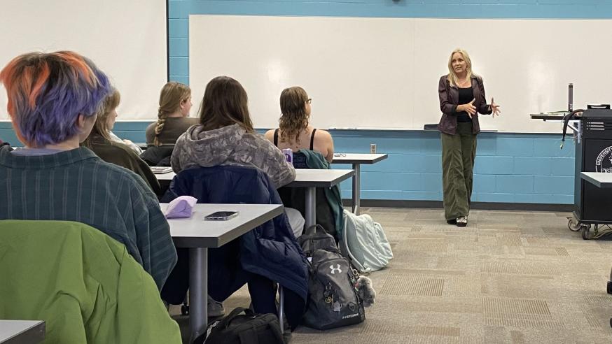 Michelle Markquart Eau Claire Sober Living talks to psychology class