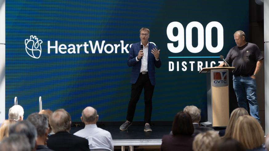 Tim Nelson speaks at 900 District announcement