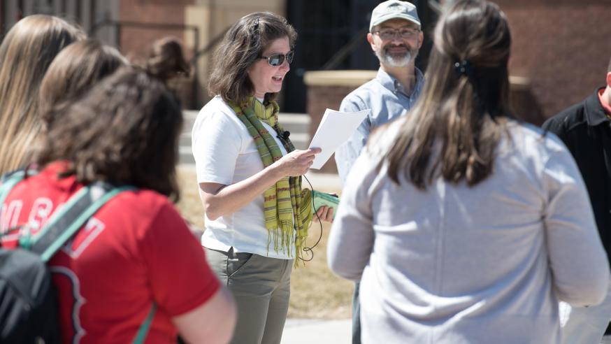 landscape architect Daria Hutchinson teaches students about trees on campus