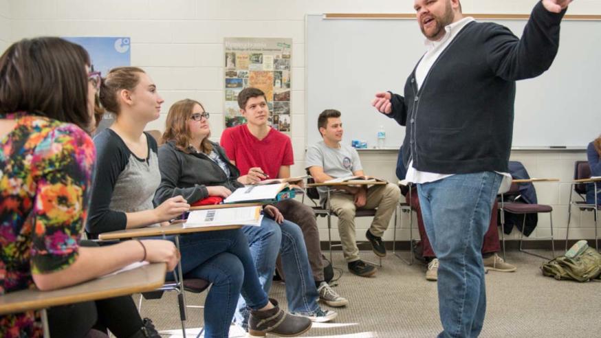 Blugolds learning in a German class Blugolds learning in a German class