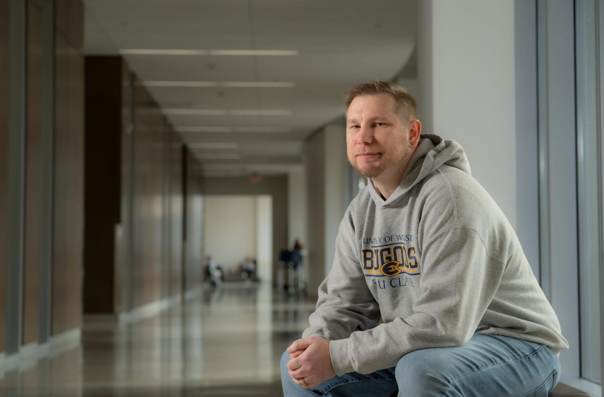 Blugold goes from high school dropout to college graduate 