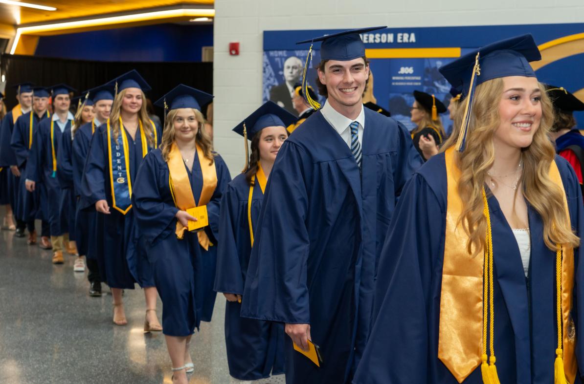 commencement processional in Sonnentag 