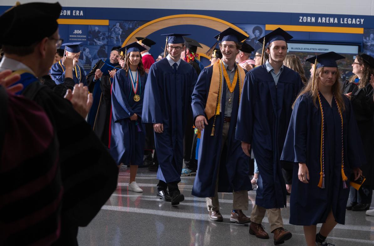commencement processional at Sonnentag 