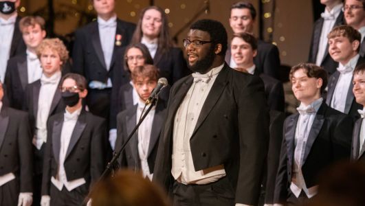 Soloist in front of Singing Statesmen at the Viennese Ball